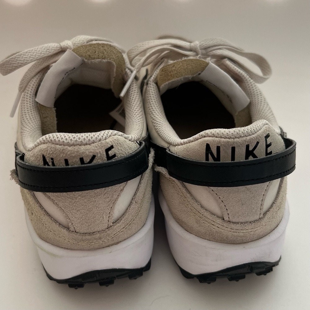 Nike Women's Waffle Debut Running Shoe, Sanddrift Black Phantom White, 9 US - Picture 2 of 6